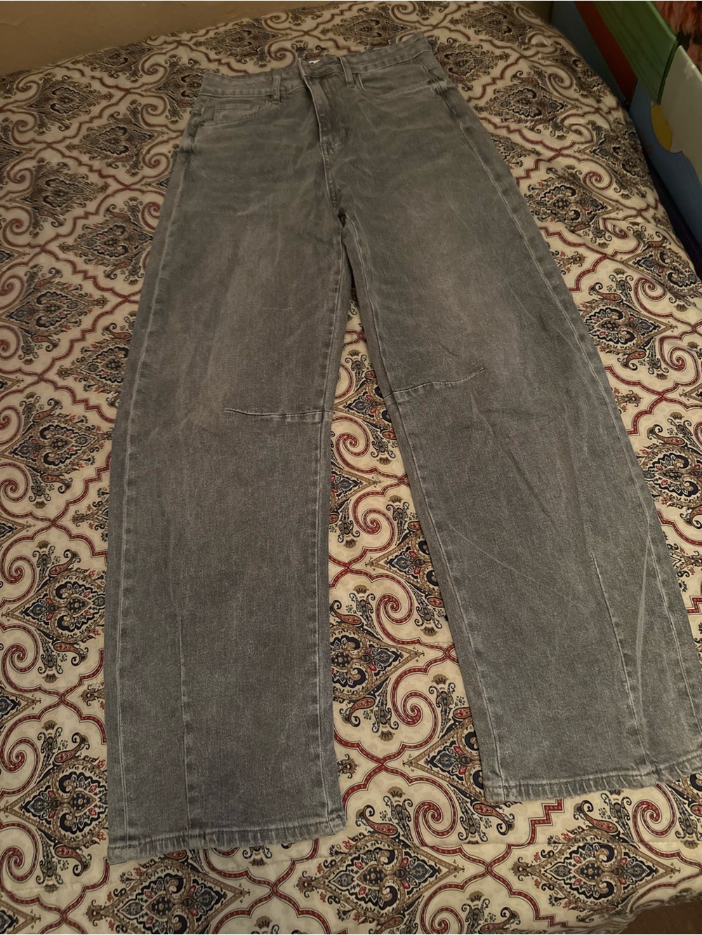 Gray Washed Barrel-Leg Jean